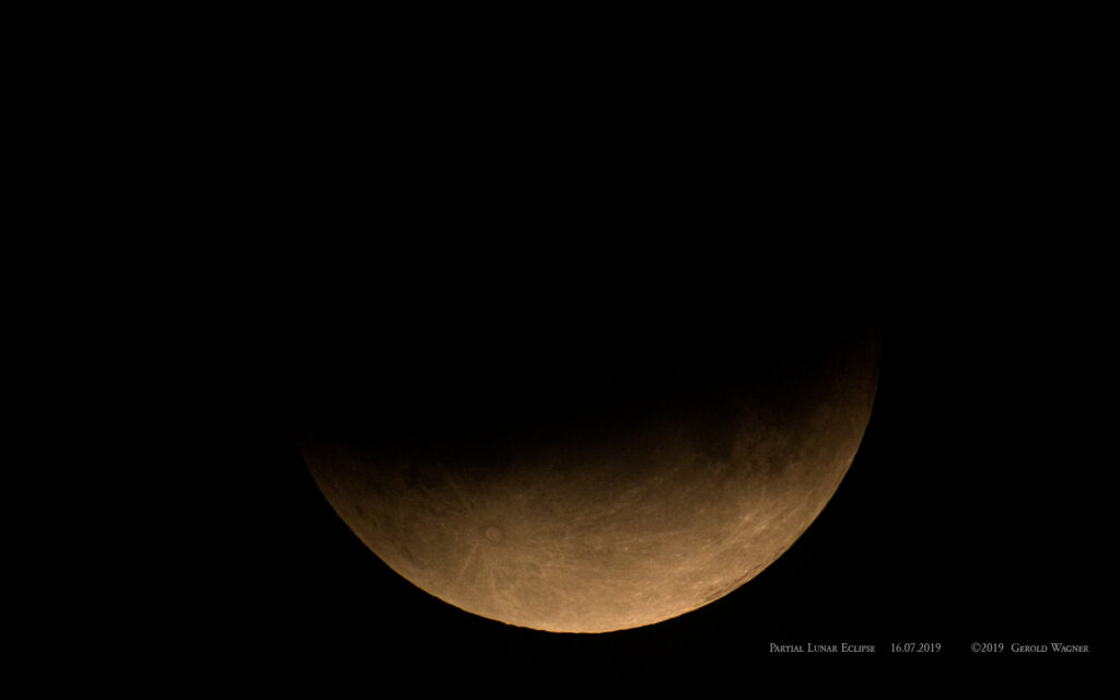 Mond_2019-07-16_21-29UT_part-Mofi_low
